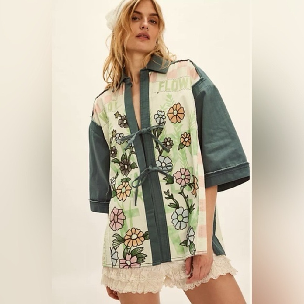 EUC - We the Free Pressed in Flowers Kimono - Size M